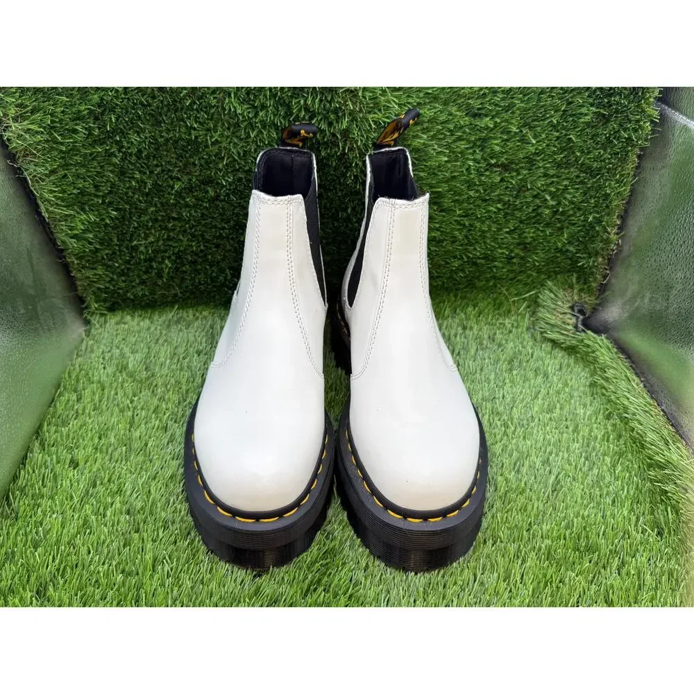 Dr. Martens 2976 QUAD Chelsea Boot Unisex M6/W7 White Leather Platform Pull-On